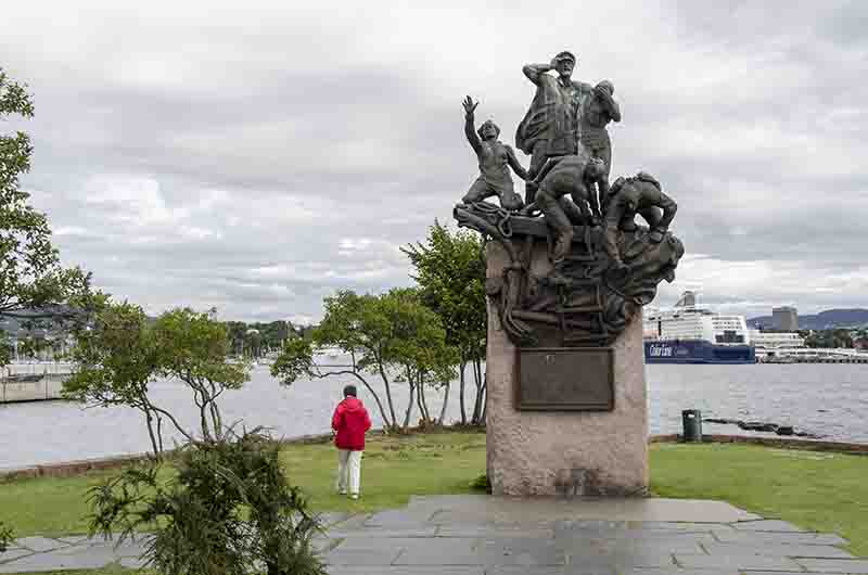 Noruega - Oslo 086 - museo marítimo Noruego - Memorial Marineros de Guerra.jpg